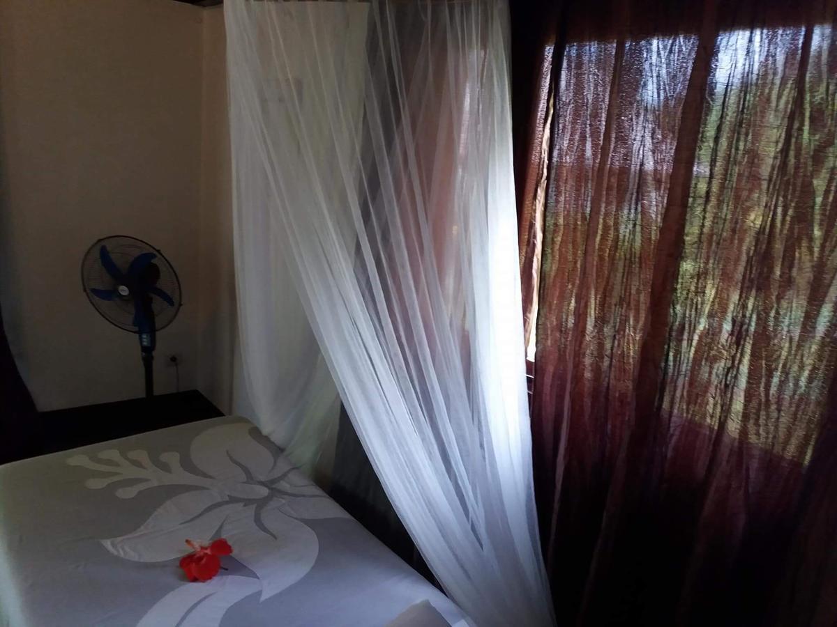 Pension Hibiscus Tahaa Uturoa Bagian luar foto