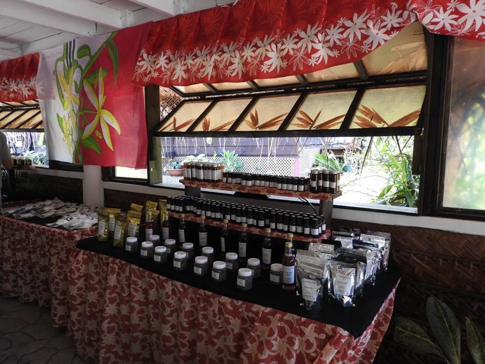 Pension Hibiscus Tahaa Uturoa Bagian luar foto
